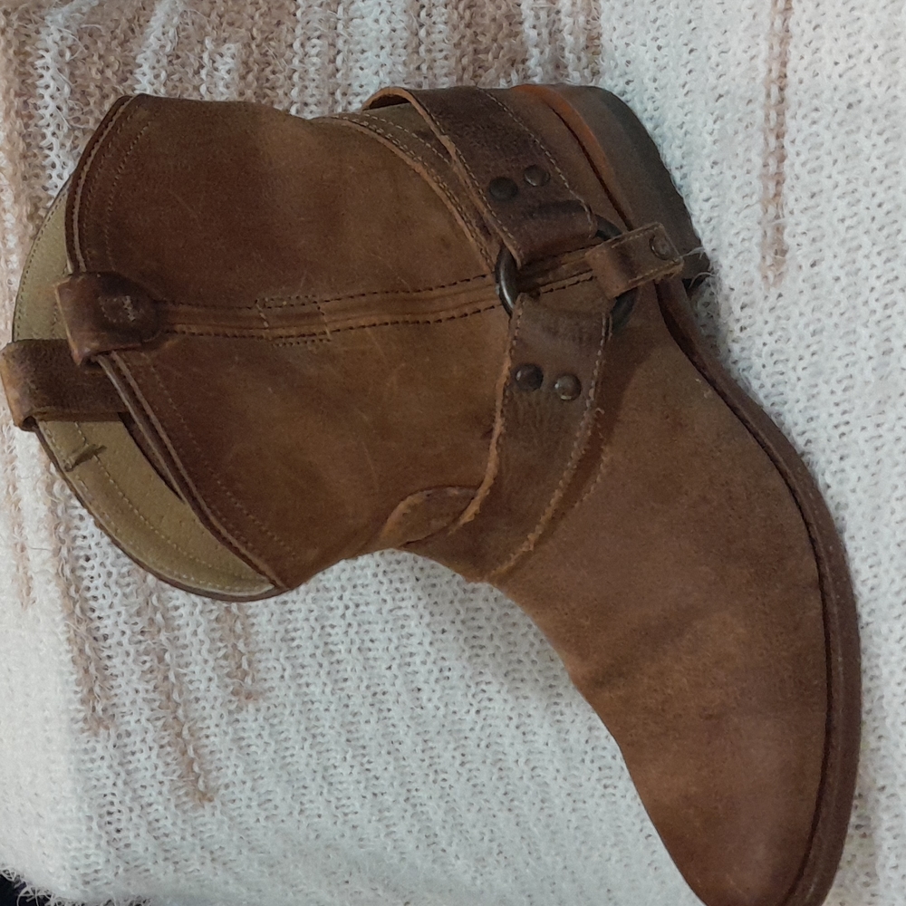 Frye 100% leather western style Buckle boots sz 7B